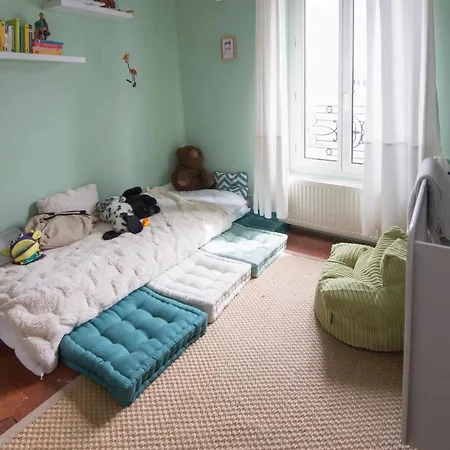 Bright Apt Near Nation Paris
